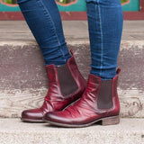 Women's Retro Chelsea Boot Comfy Low Heel Leather Booties