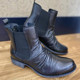 Women's Retro Chelsea Boot Comfy Low Heel Leather Booties
